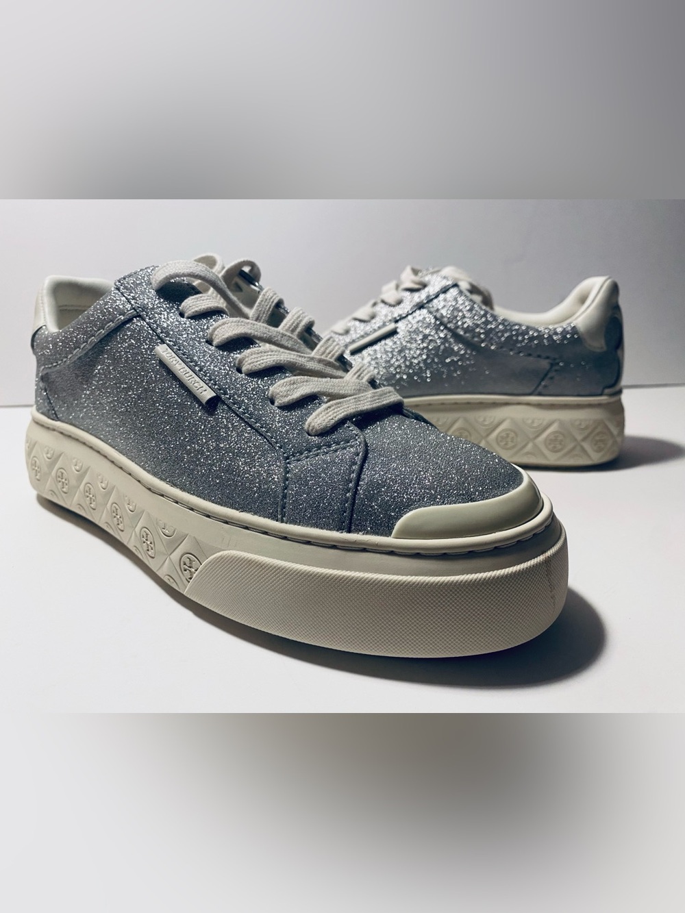 Tory Burch Ladybug Women's Size 7 Silver Glitter/Blanc Sneakers 8913F23 NEW